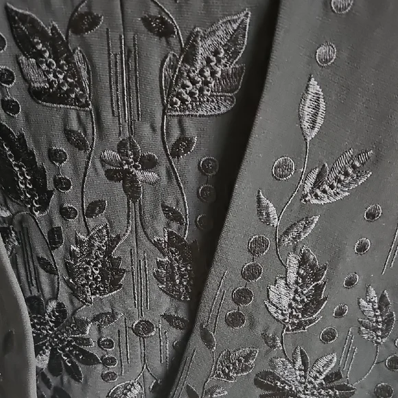 Soft Surroundings Monochrome Embroidered Black Blazer Tailored Fit - Picture 8 of 10